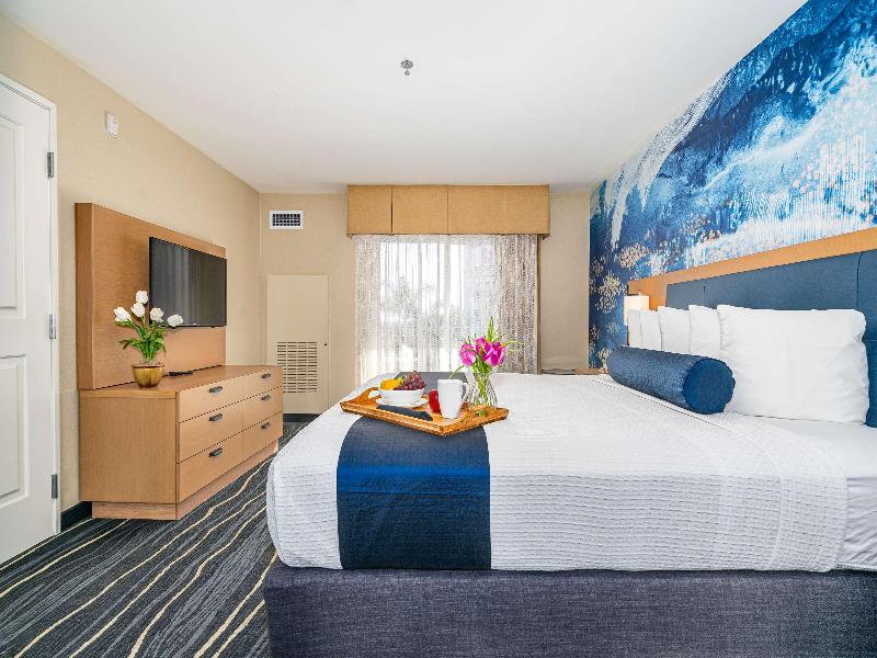 Best Western Plus Marina Gateway Hotel image