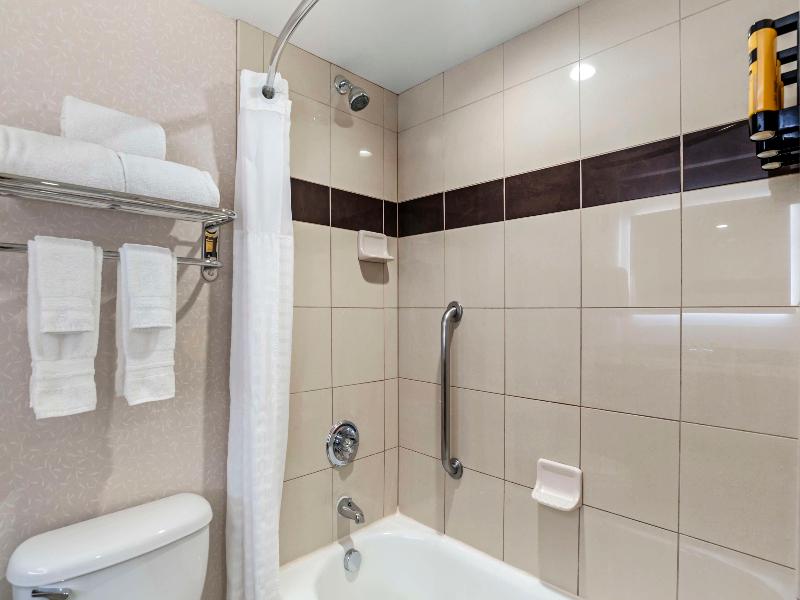 Best Western Plus Marina Gateway Hotel image