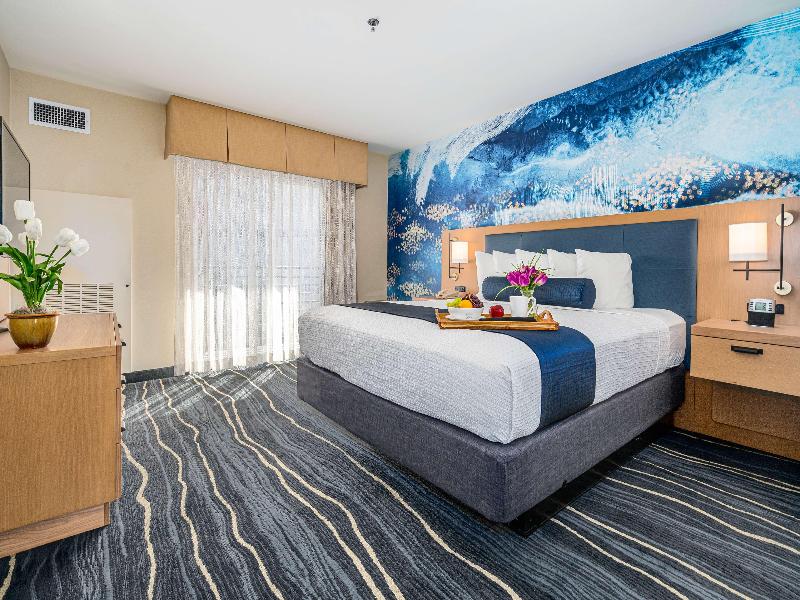 Best Western Plus Marina Gateway Hotel image