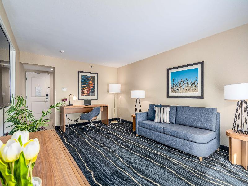 Best Western Plus Marina Gateway Hotel image
