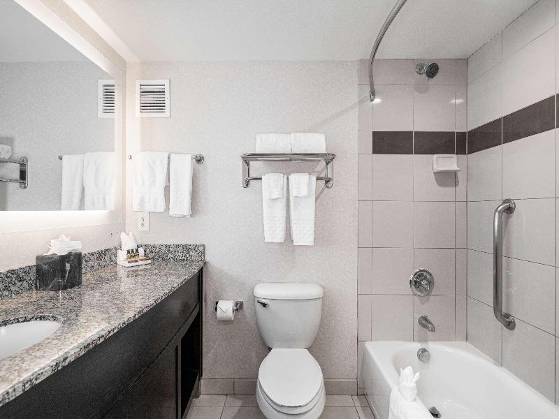 Best Western Plus Marina Gateway Hotel image