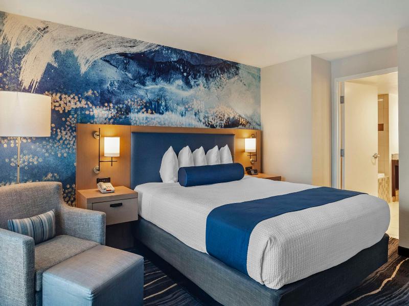 Best Western Plus Marina Gateway Hotel image