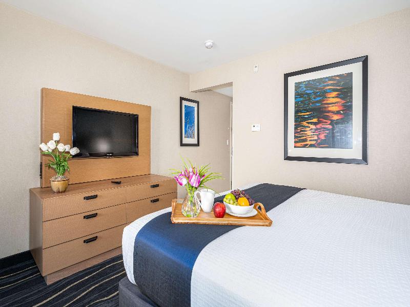 Best Western Plus Marina Gateway Hotel image
