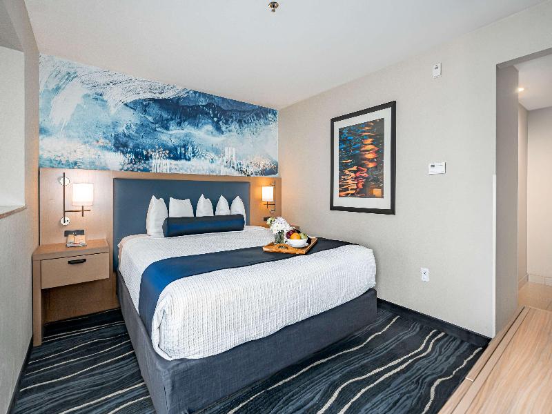 Best Western Plus Marina Gateway Hotel image