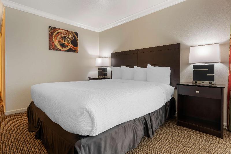 Best Western Colonial Inn image