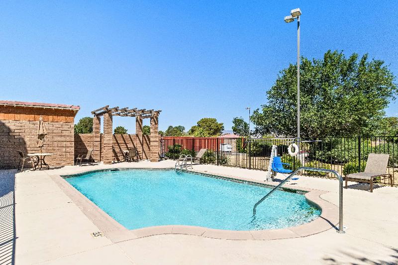 Best Western California City Inn & Suites image