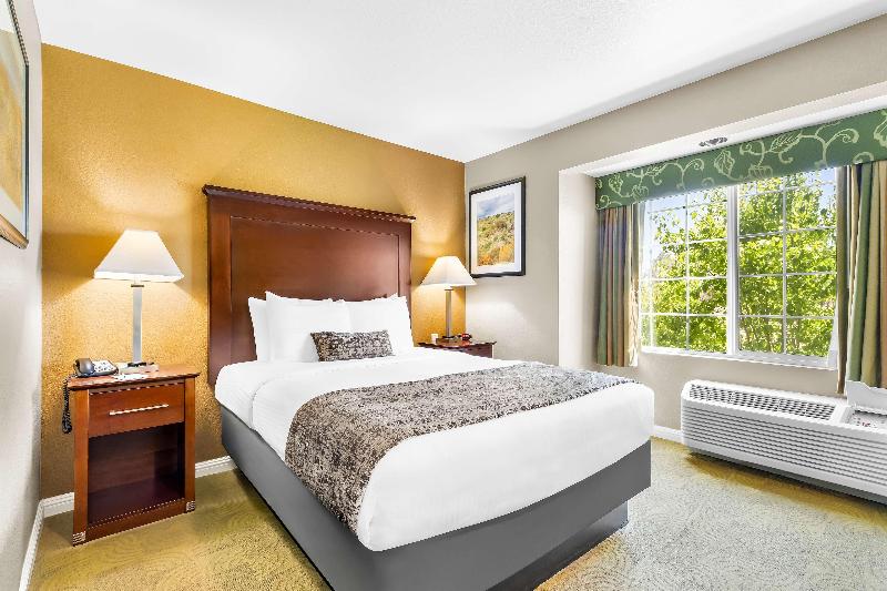 Best Western California City Inn & Suites image