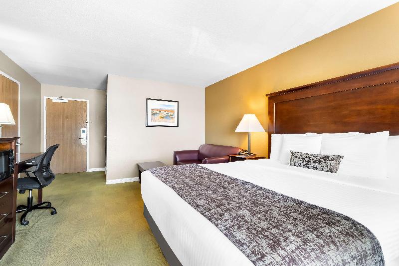 Best Western California City Inn & Suites image