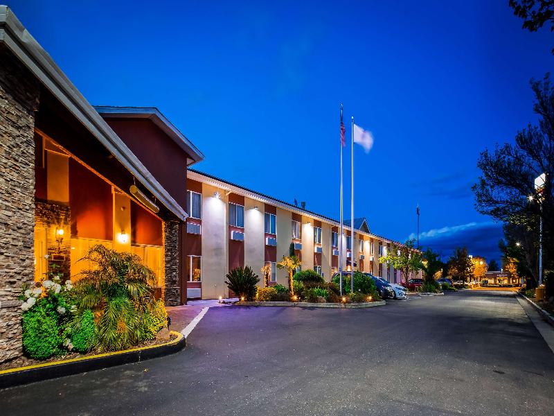 Best Western Plus Corning Inn image