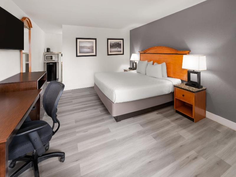 Baymont By Wyndham Durango image