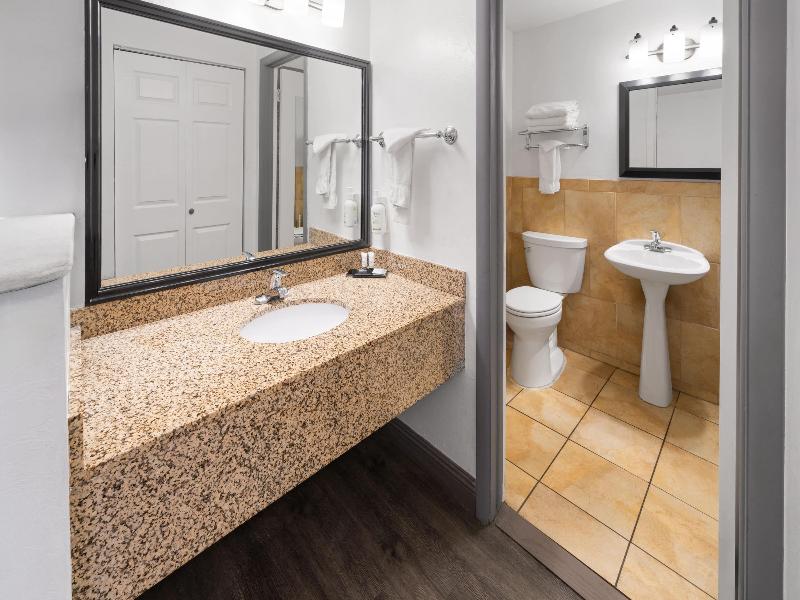Baymont By Wyndham Durango image