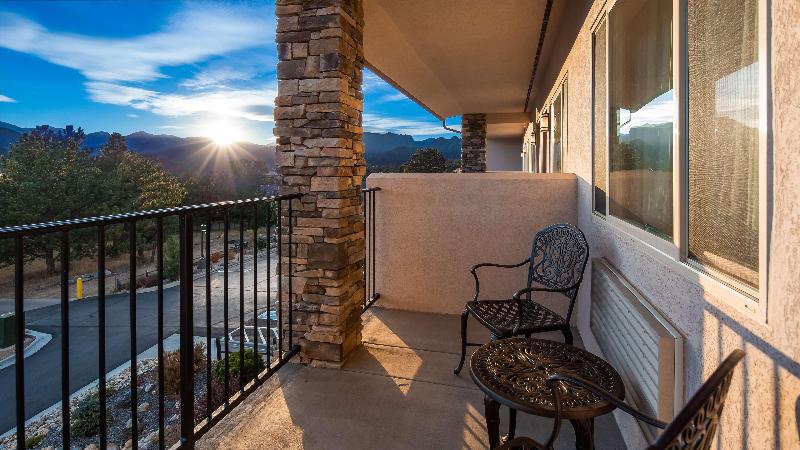Best Western Plus Silver Saddle image