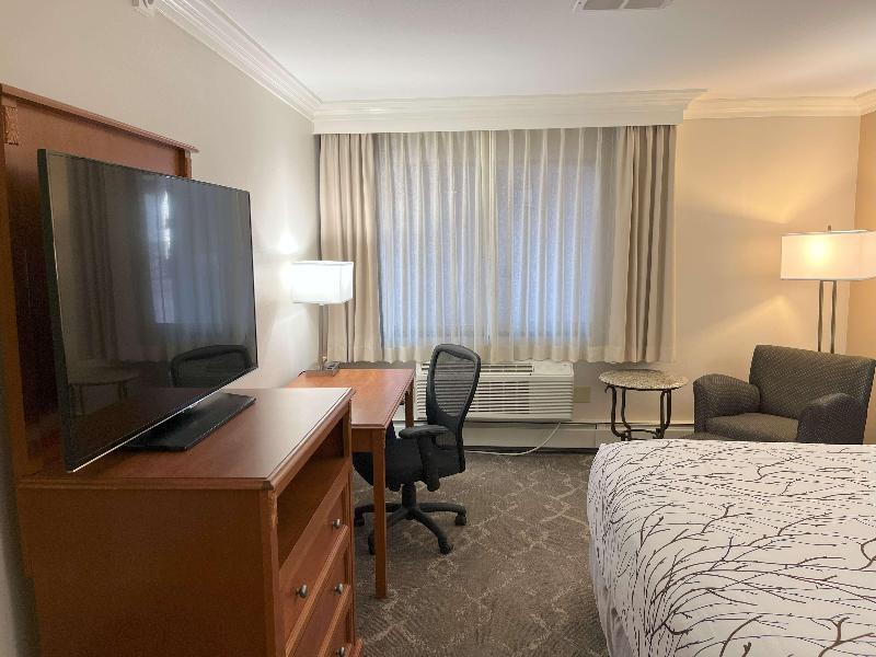 Best Western Plus Silver Saddle image
