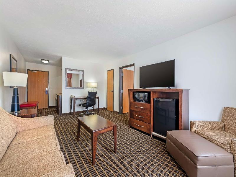 Best Western Plus Eagleridge Inn & Suites image