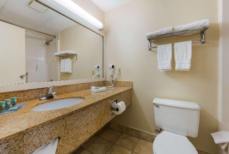 Bw Executive Hotel Of New Haven-West Haven image