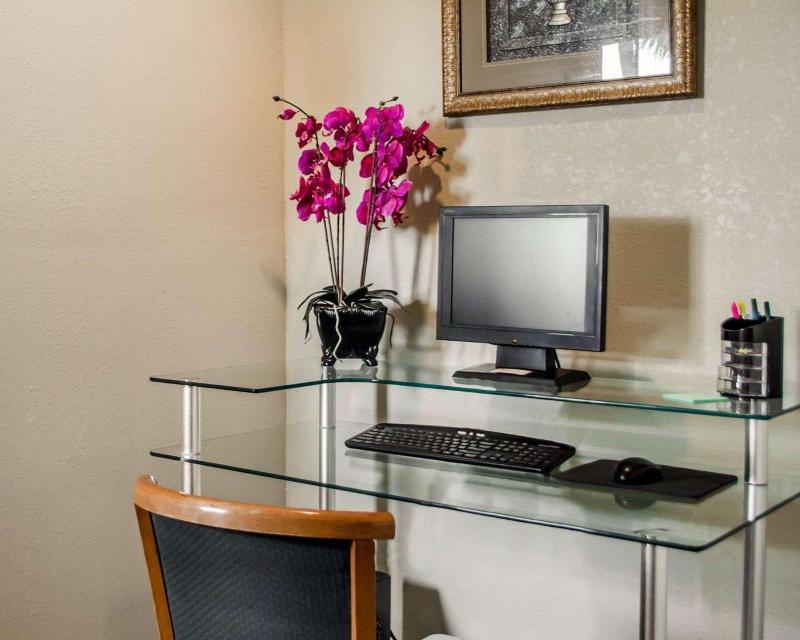 Quality Inn Near Manatee Springs State Park image