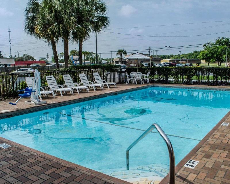 Quality Inn Near Manatee Springs State Park image