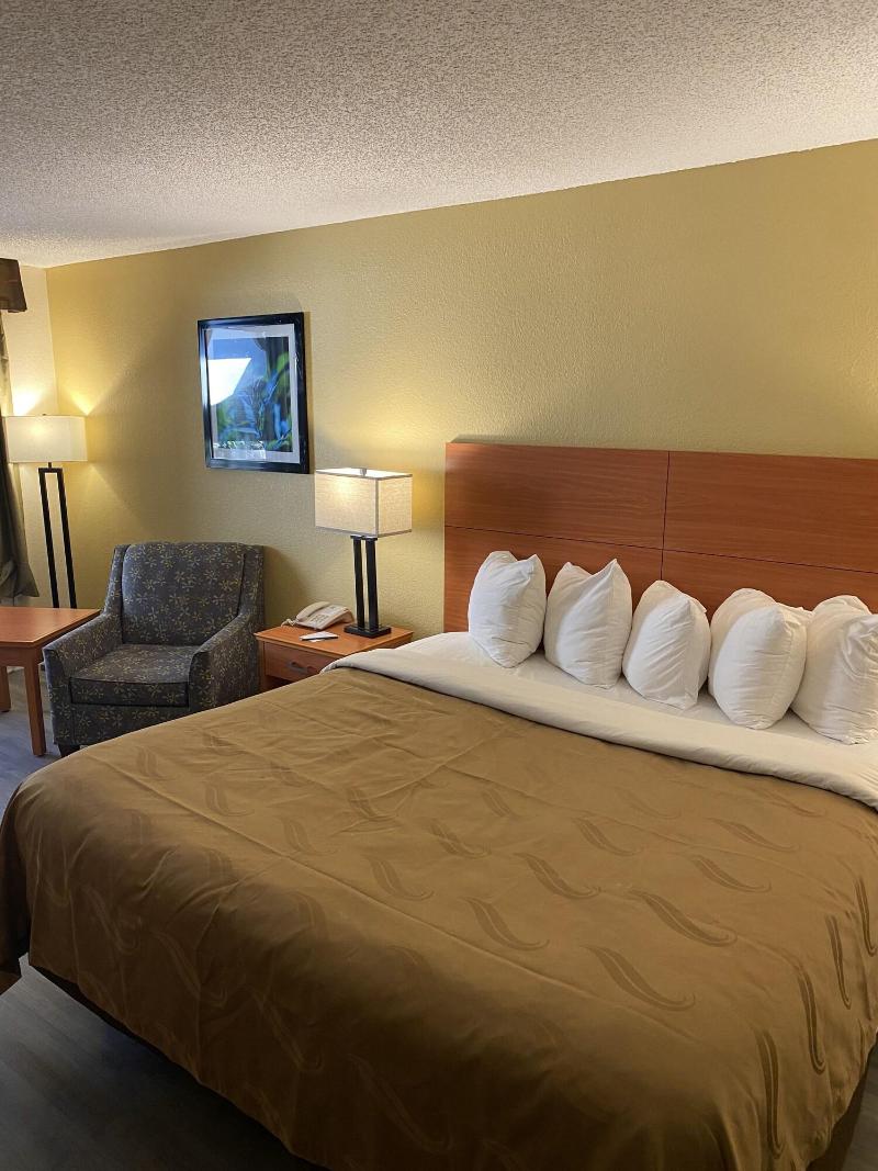 Quality Inn Near Manatee Springs State Park image