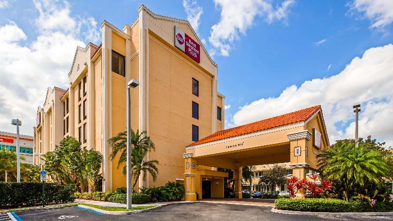Best Western Plus Kendall Hotel AND Suites