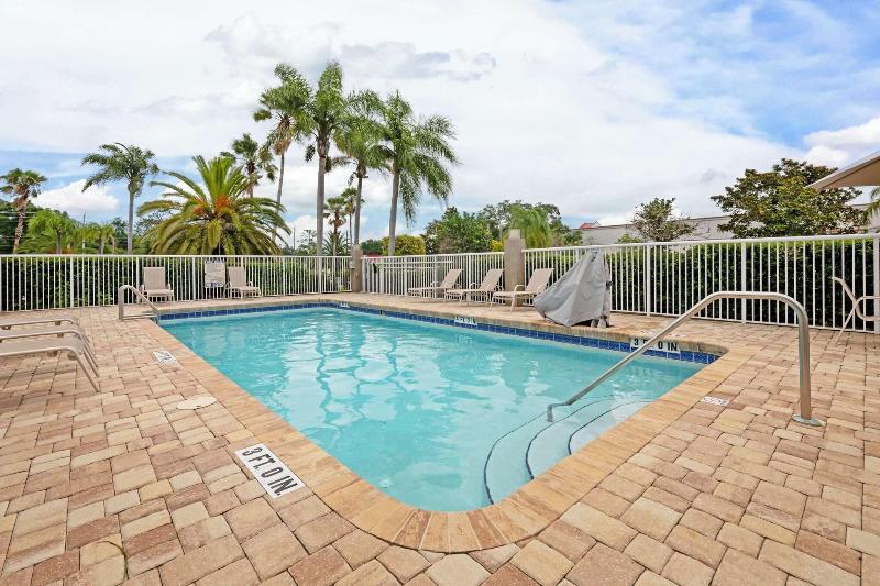 Best Western Edgewater Inn image