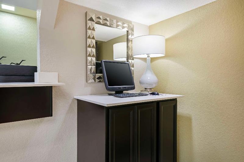 Best Western Edgewater Inn image