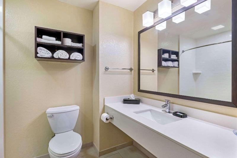Best Western Edgewater Inn image