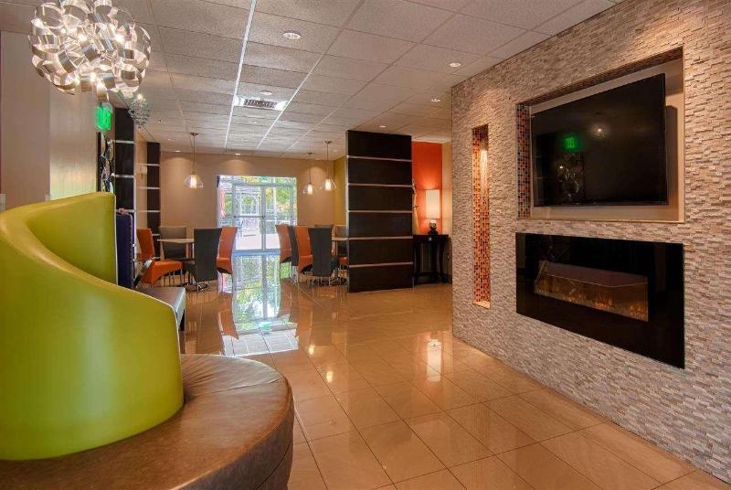 Days Inn Suites by Wyndham Bonita Springs image
