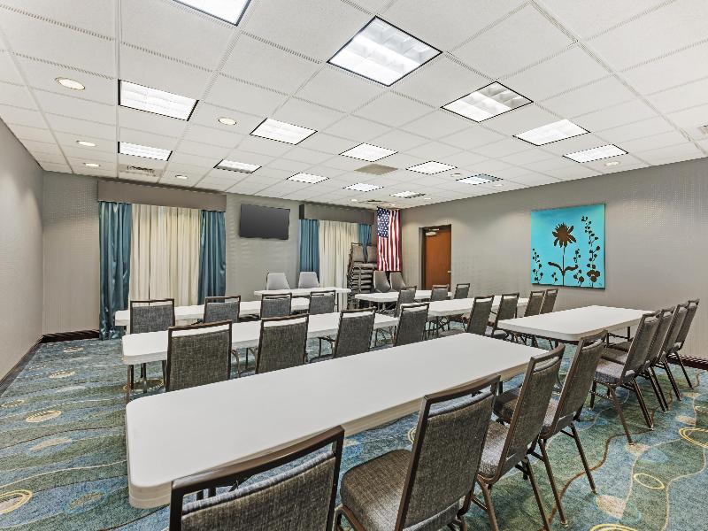 Best Western Plus Chain of Lakes Inn & Suites image