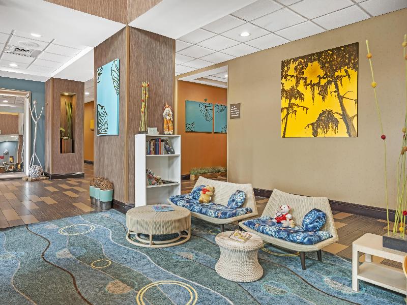 Best Western Plus Chain of Lakes Inn & Suites image