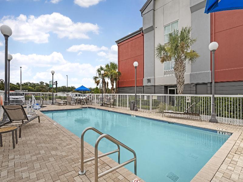 Best Western Plus Chain of Lakes Inn & Suites image