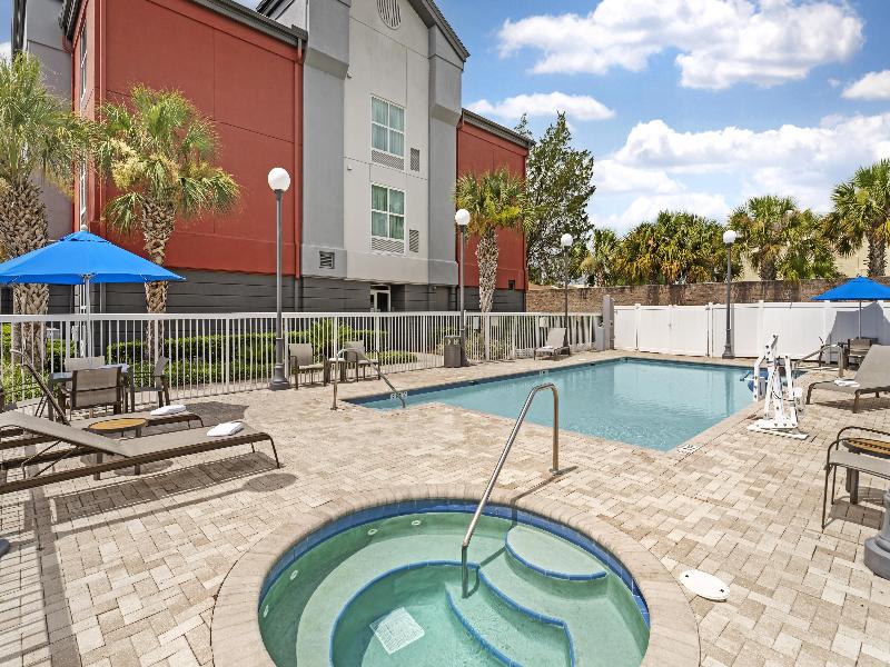 Best Western Plus Chain of Lakes Inn & Suites image