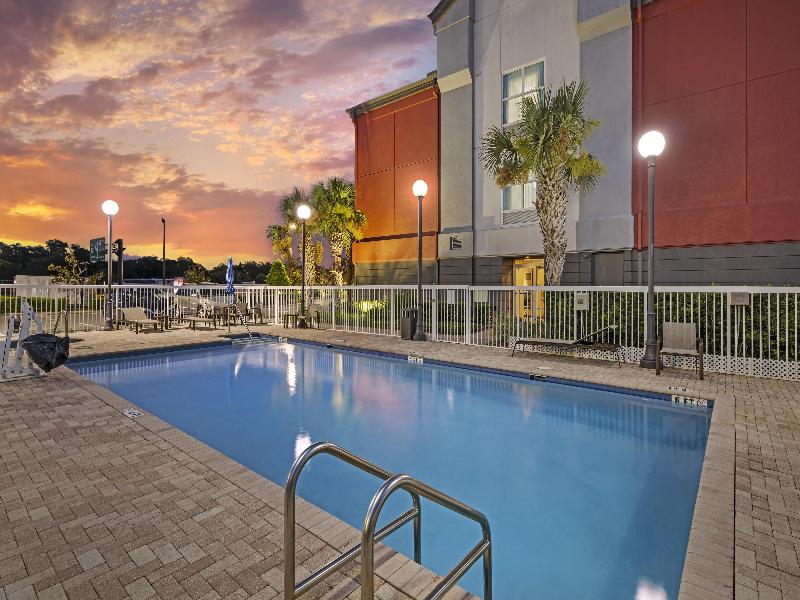 Best Western Plus Chain of Lakes Inn & Suites image