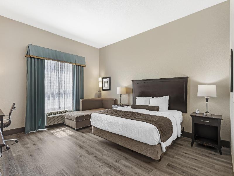 Best Western Plus Chain of Lakes Inn & Suites image