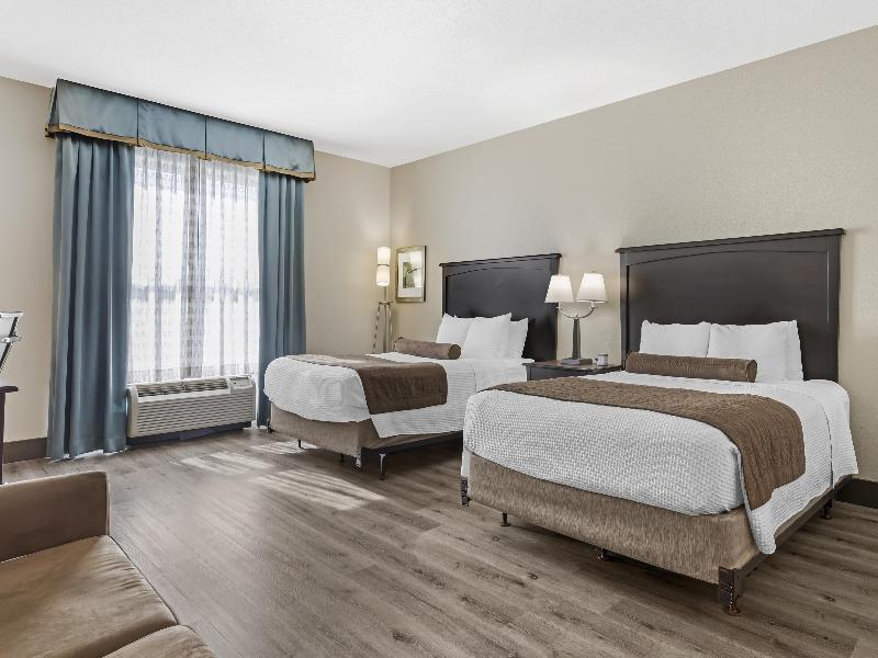 Best Western Plus Chain of Lakes Inn & Suites image