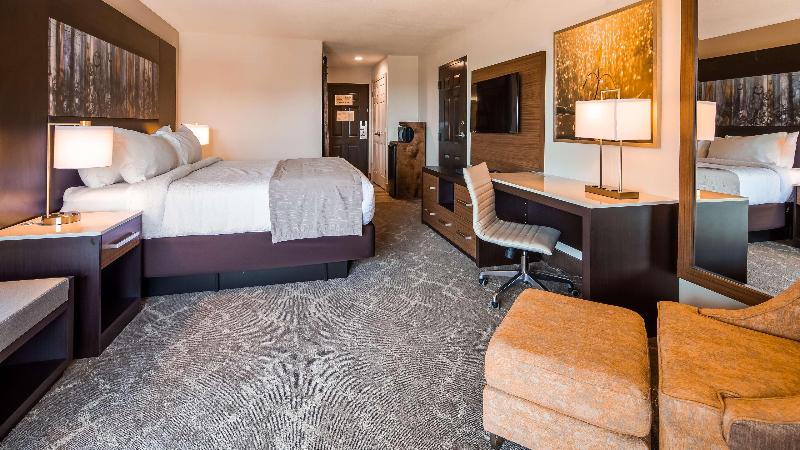 Aiden by Best Western Warm Springs Hotel and Event image