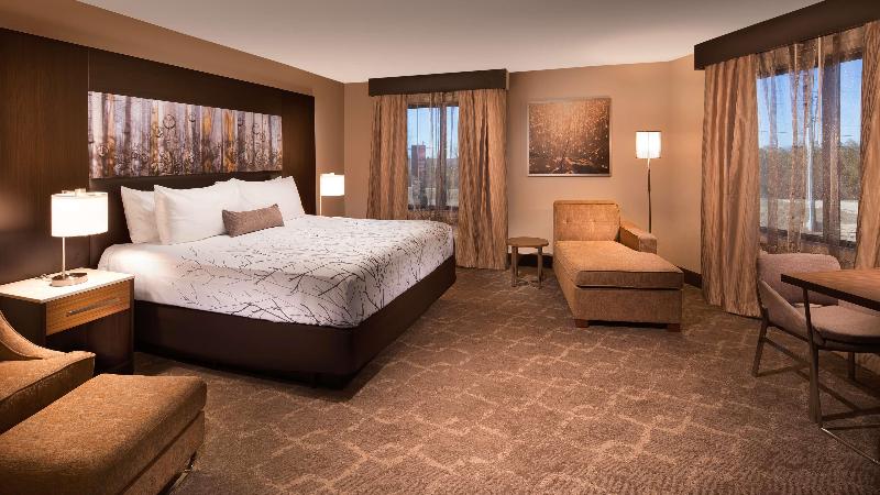 Aiden by Best Western Warm Springs Hotel and Event image