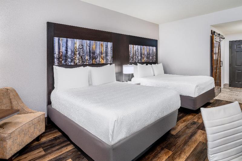 Aiden by Best Western Warm Springs Hotel and Event image