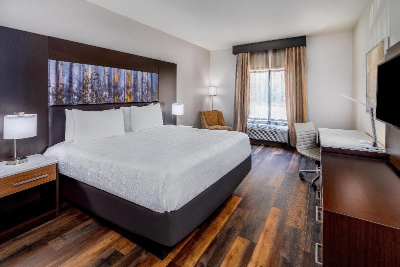 Aiden by Best Western Warm Springs Hotel and Event image