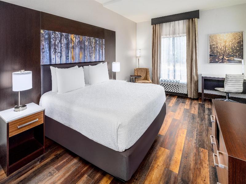 Aiden by Best Western Warm Springs Hotel and Event image