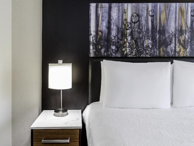 Aiden by Best Western Warm Springs Hotel and Event image