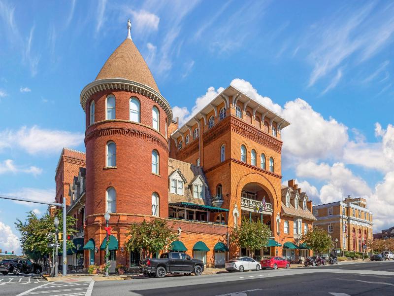 Windsor Hotel, Ascend Hotel Collection image