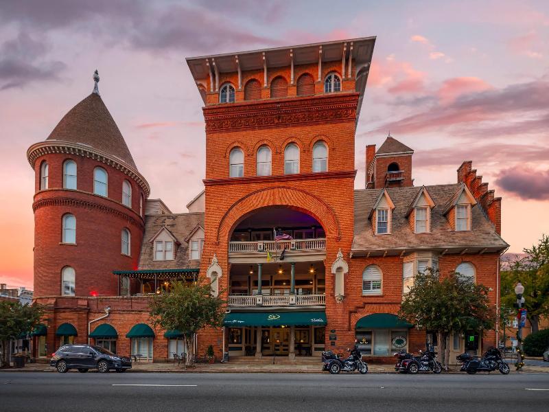 Windsor Hotel, Ascend Hotel Collection image