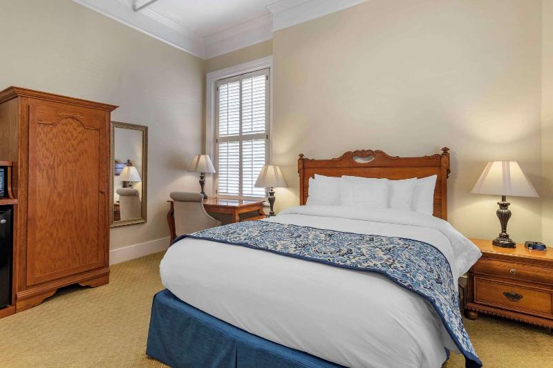 Windsor Hotel, Ascend Hotel Collection image