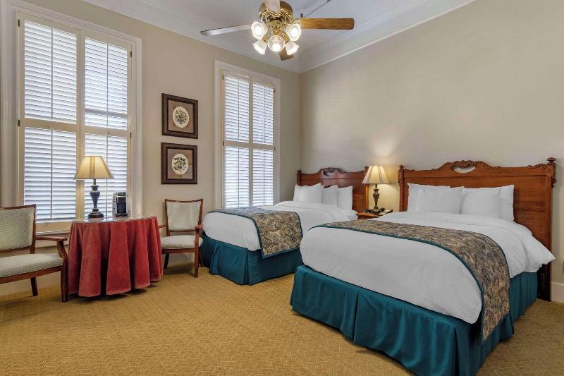 Windsor Hotel, Ascend Hotel Collection image