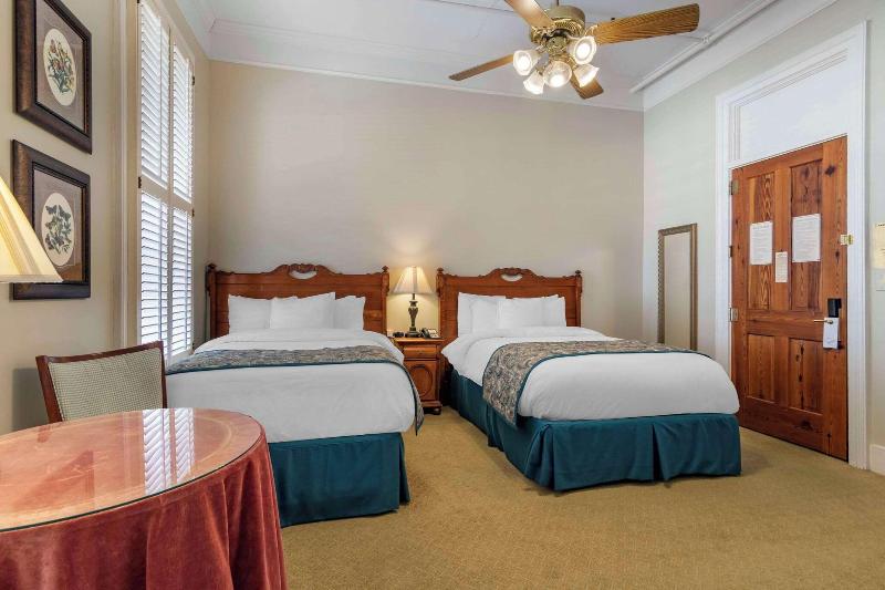 Windsor Hotel, Ascend Hotel Collection image