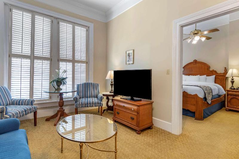 Windsor Hotel, Ascend Hotel Collection image