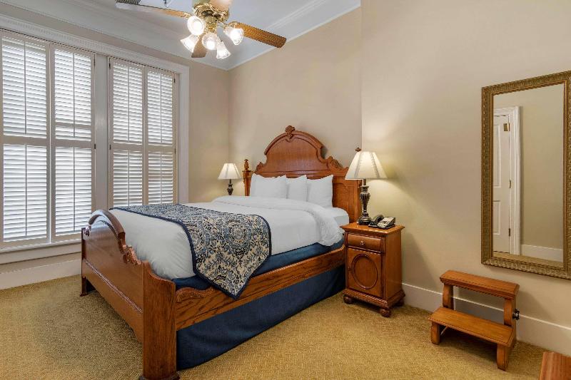 Windsor Hotel, Ascend Hotel Collection image