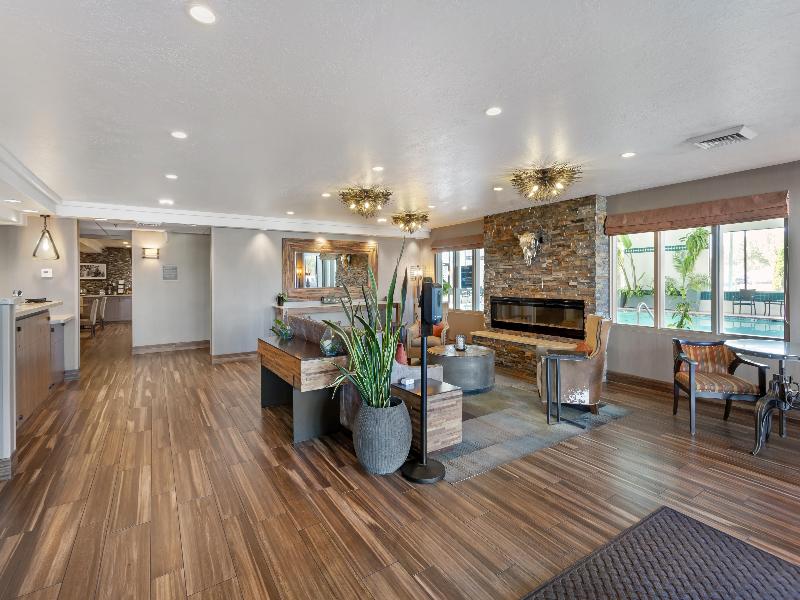 Best Western Plus CottonTree Inn