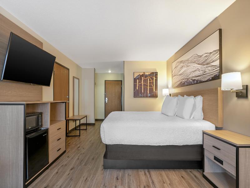 Best Western Plus Meridian image
