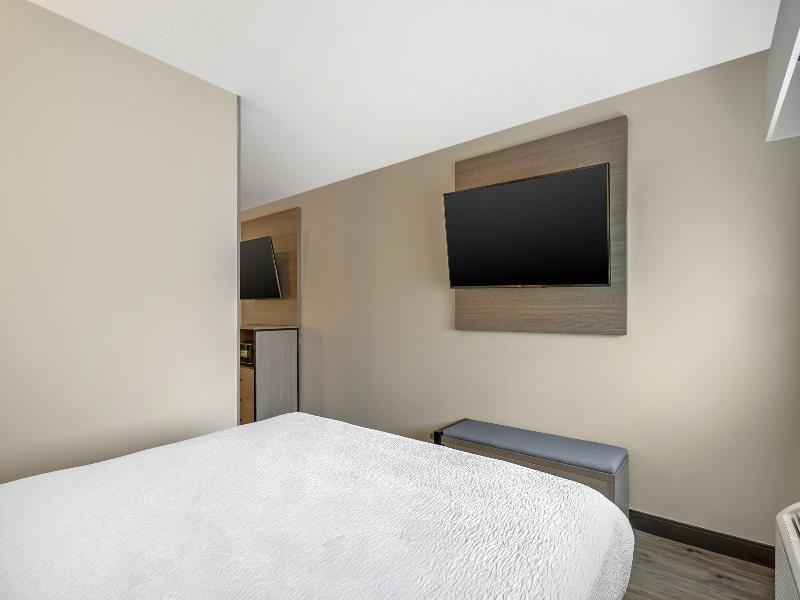 Best Western Plus Meridian image
